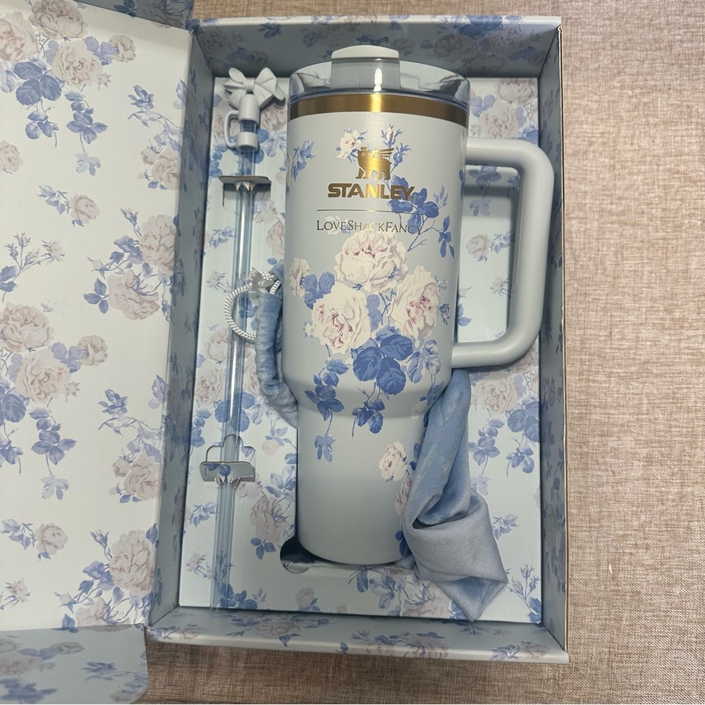 NIB LoveShackFancy x Stanley Everblooming Rosettes